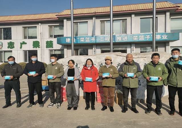 华球huaqiu(中国)举办“三人两足”比赛，现场笑到停不下来